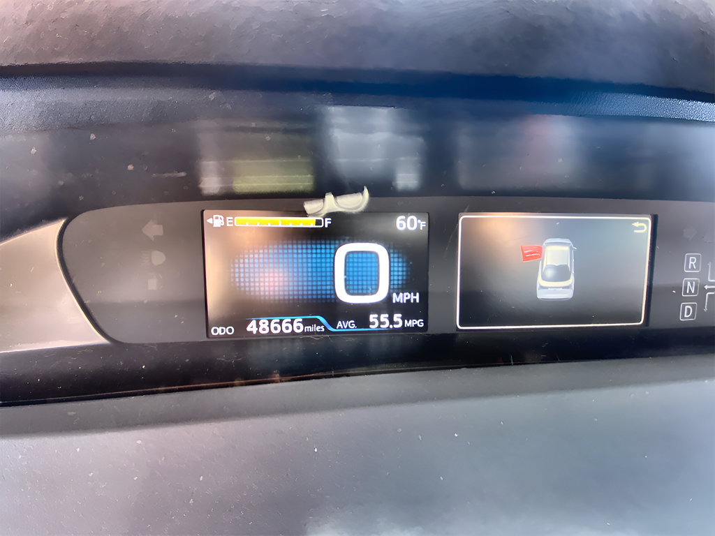 Used 2019 Toyota Prius Limited w/ Premium Convenience Package FWD image 10