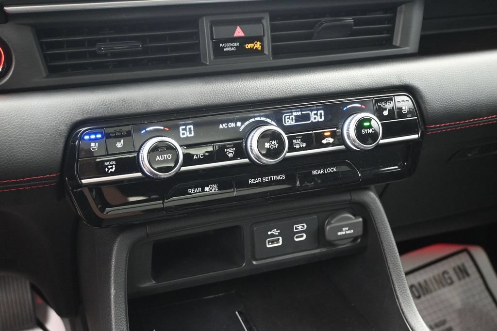 Used 2025 Honda Pilot Black Edition image 13