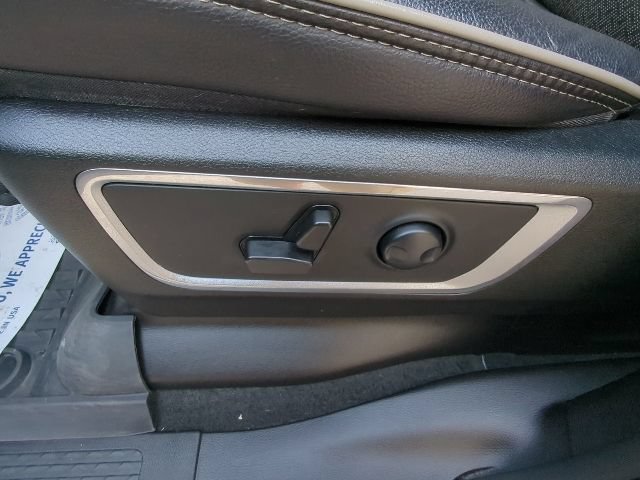 Used 2023 RAM 1500 Laramie AWD/4WD image 11
