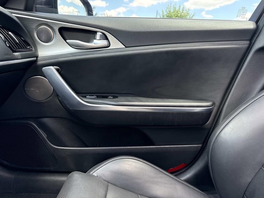 Used 2020 Kia Stinger GT2 RWD image 30
