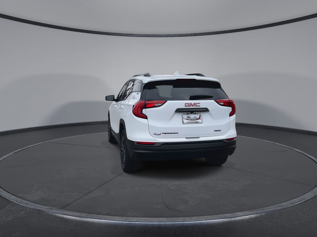 Used 2021 GMC Terrain SLT w/ Elevation Edition image 7