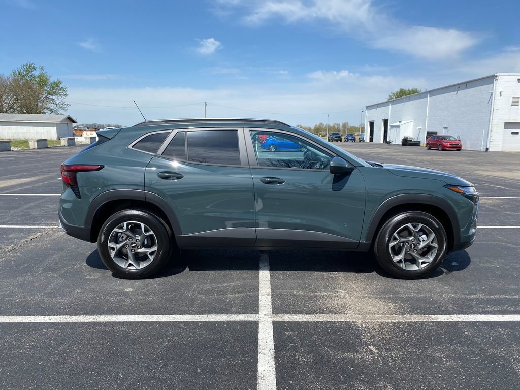 New 2026 Chevrolet Trax LT w/ Driver Confidence Package image 8