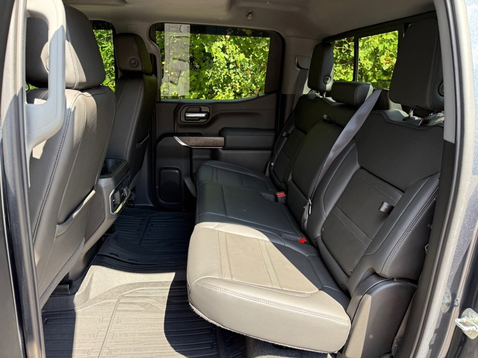 Used 2021 GMC Sierra 1500 Denali w/ Driver Alert Package II AWD/4WD image 18