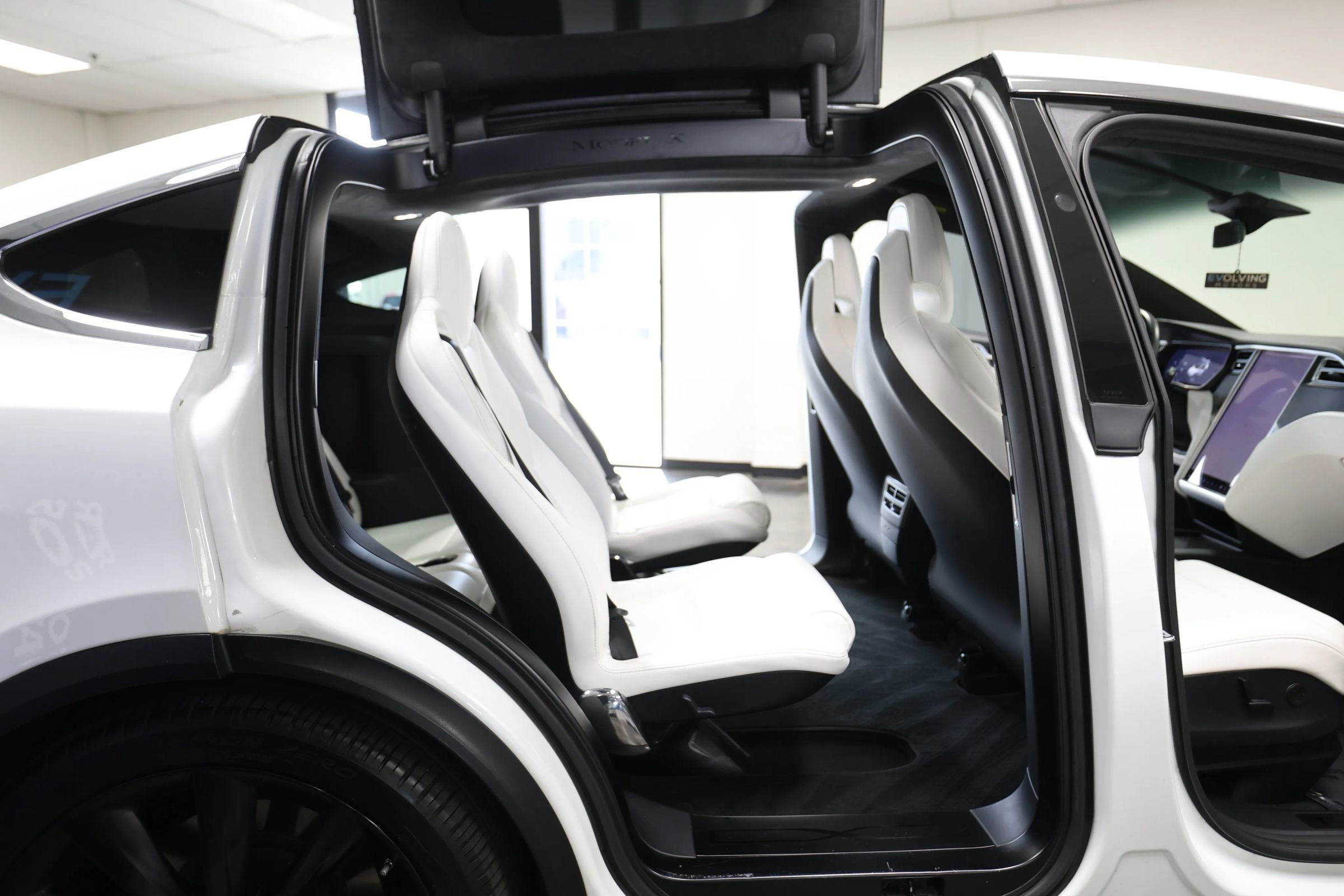 Used 2017 Tesla Model X 100D image 42