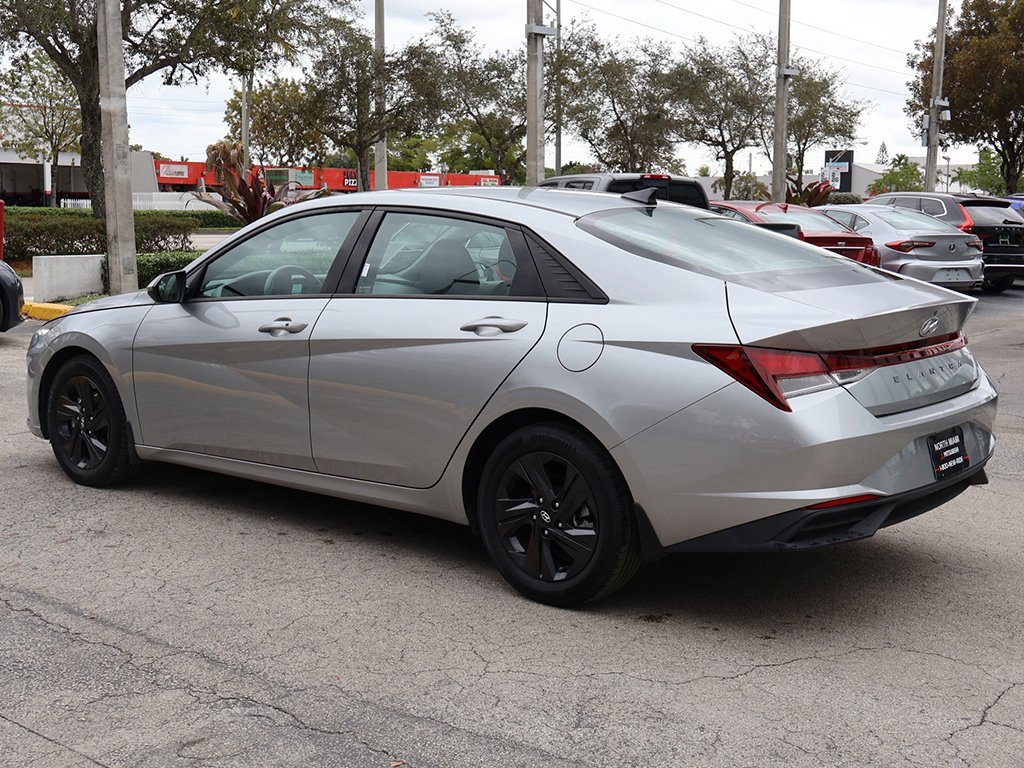 Used 2022 Hyundai Elantra SEL w/ Convenience Package image 8