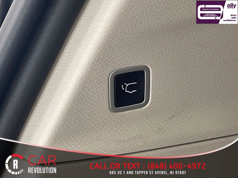 Used 2022 Chrysler Pacifica Touring-L image 41