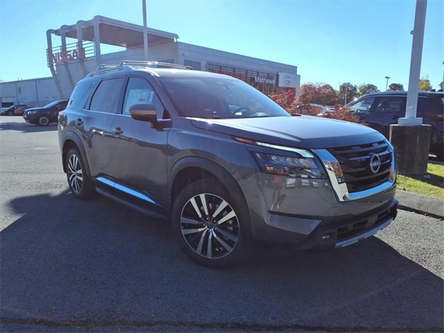 New 2025 Nissan Pathfinder Platinum