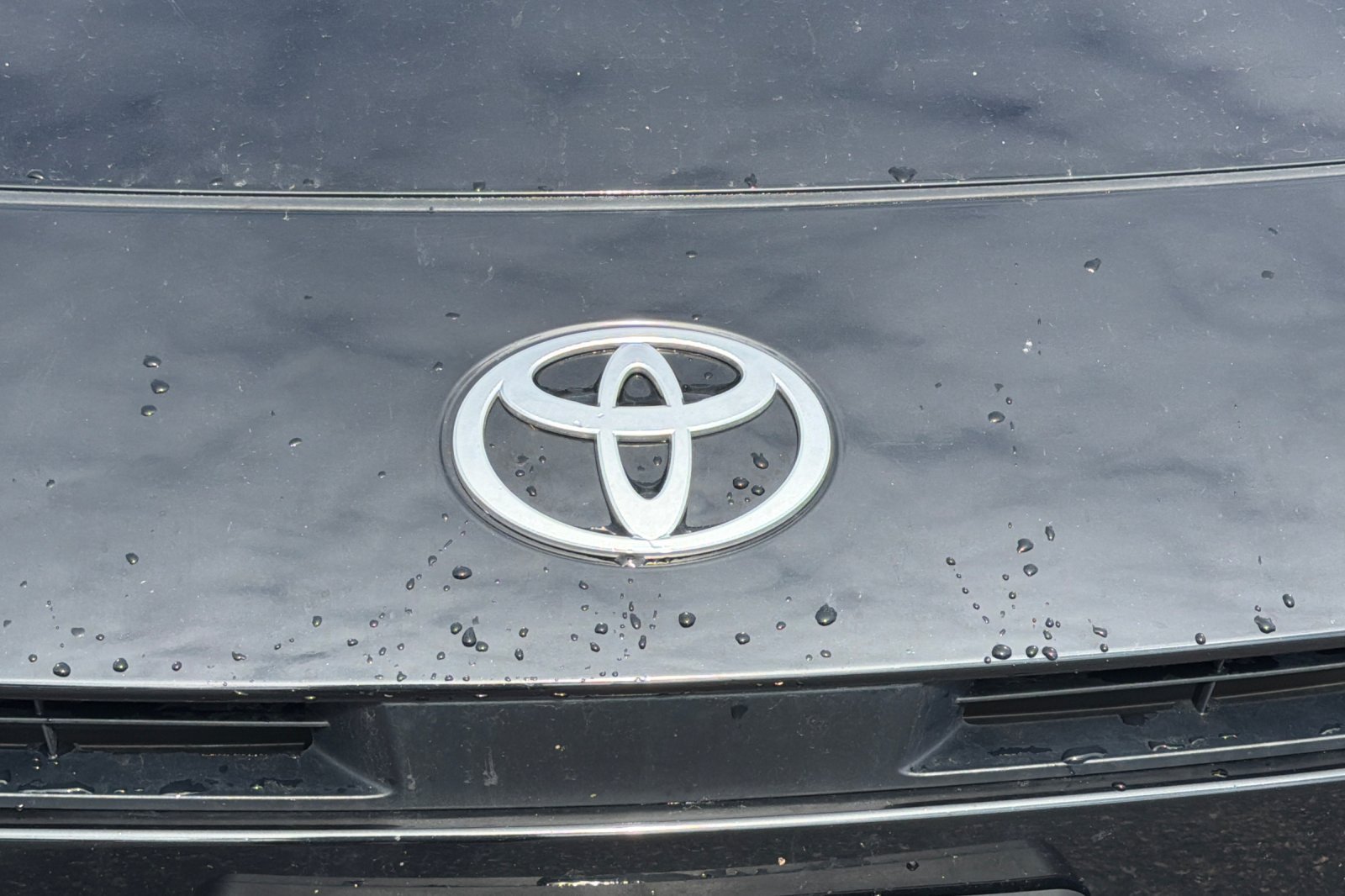 Used 2025 Toyota Camry SE FWD image 39