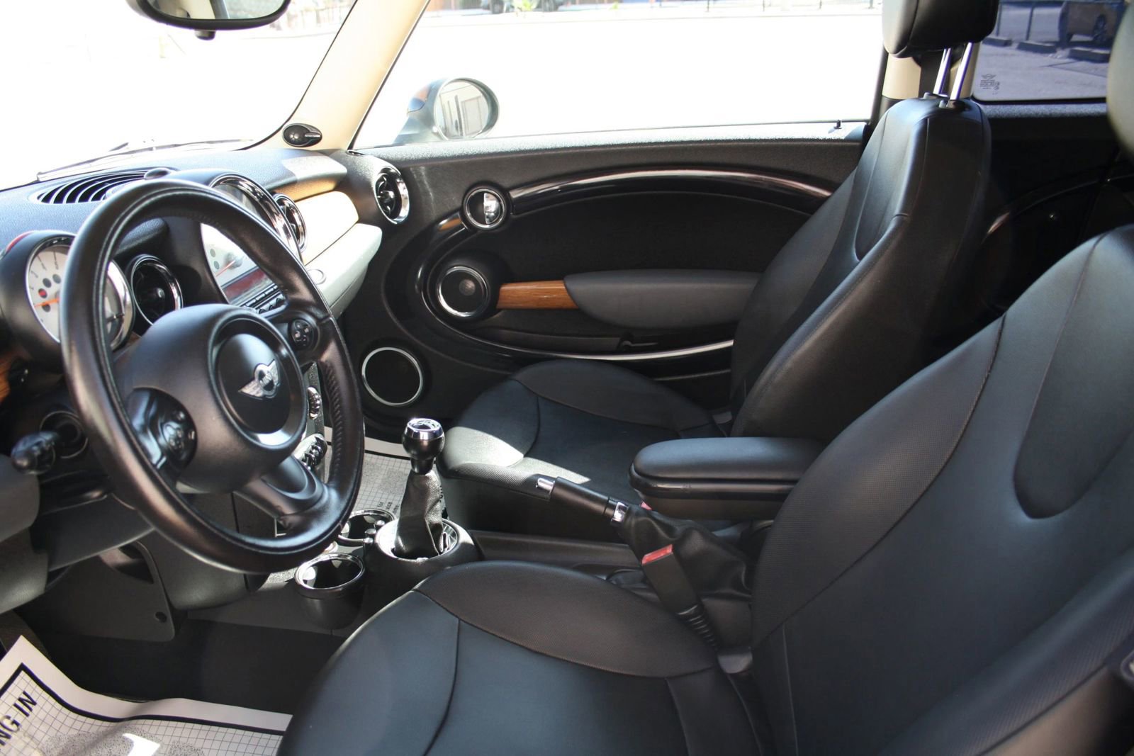 Used 2011 MINI Cooper Clubman image 14