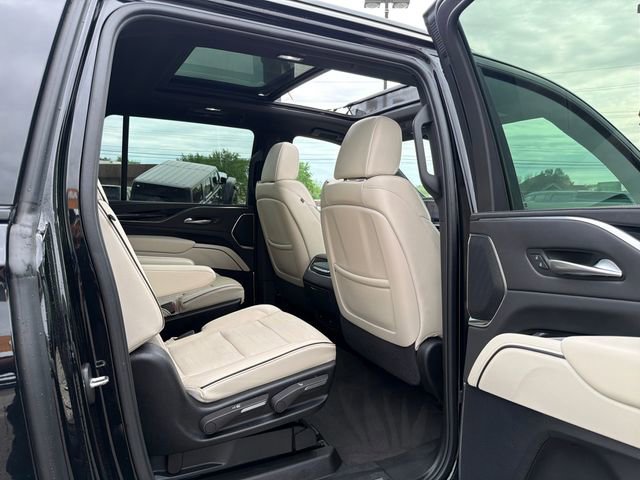 Used 2024 Cadillac Escalade ESV Sport image 29