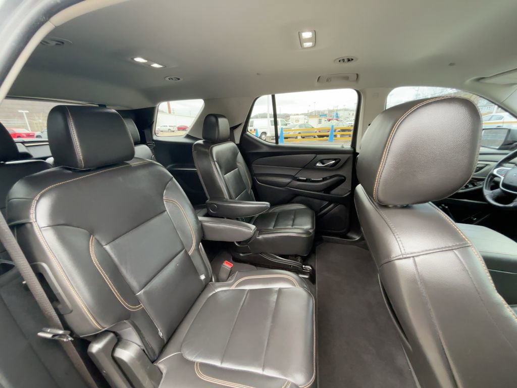 Used 2020 Chevrolet Traverse RS image 38