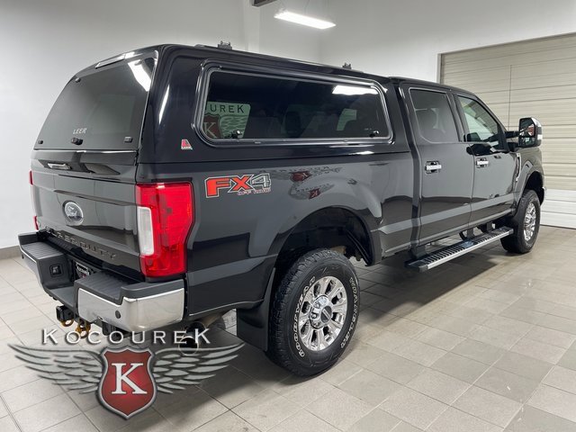 Used 2019 Ford F250 XLT w/ XLT Premium Package image 6