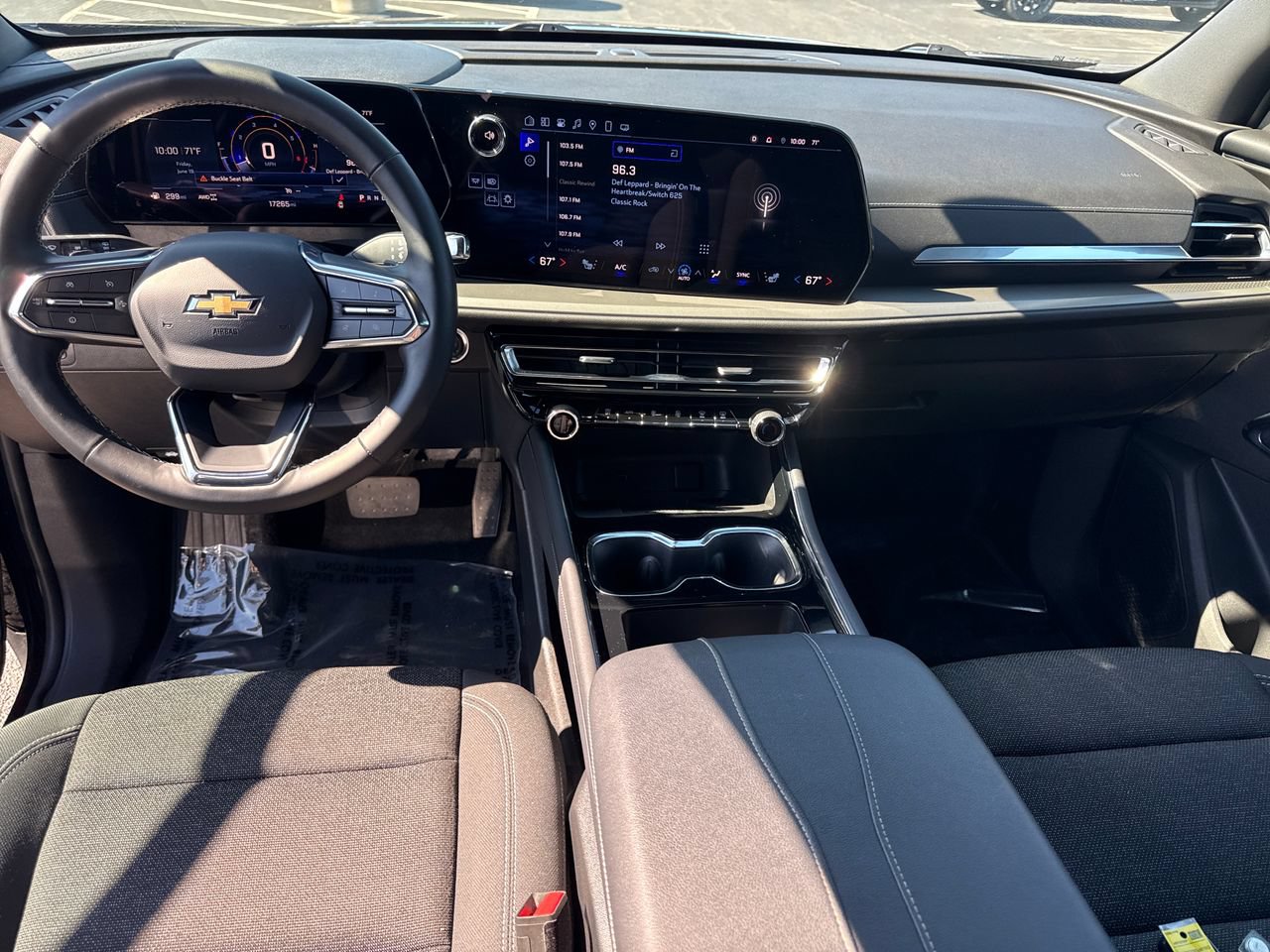 Used 2025 Chevrolet Traverse LT AWD/4WD image 14
