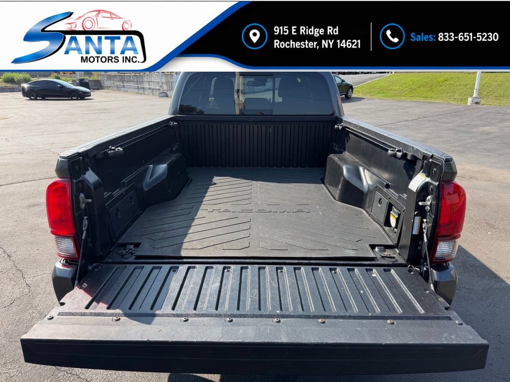 Used 2018 Toyota Tacoma TRD Sport AWD/4WD image 12