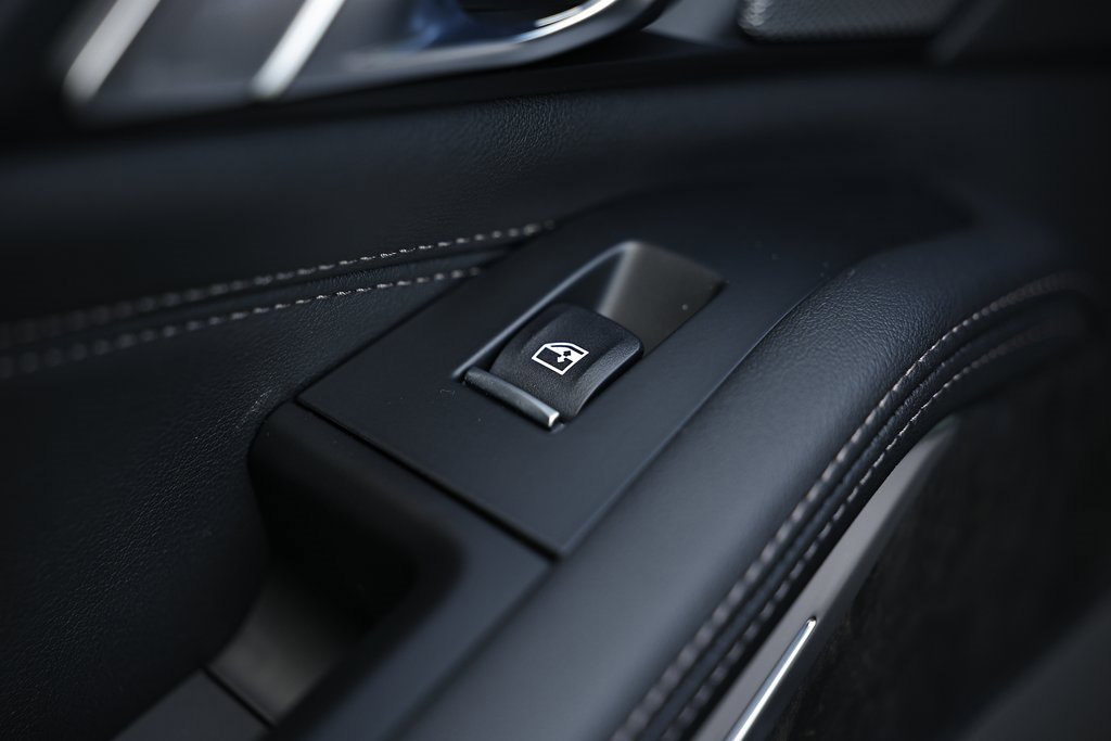 New 2026 BMW X5 xDrive50e w/ Climate Comfort Package image 24