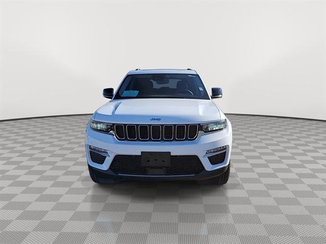 Used 2023 Jeep Grand Cherokee Limited image 3
