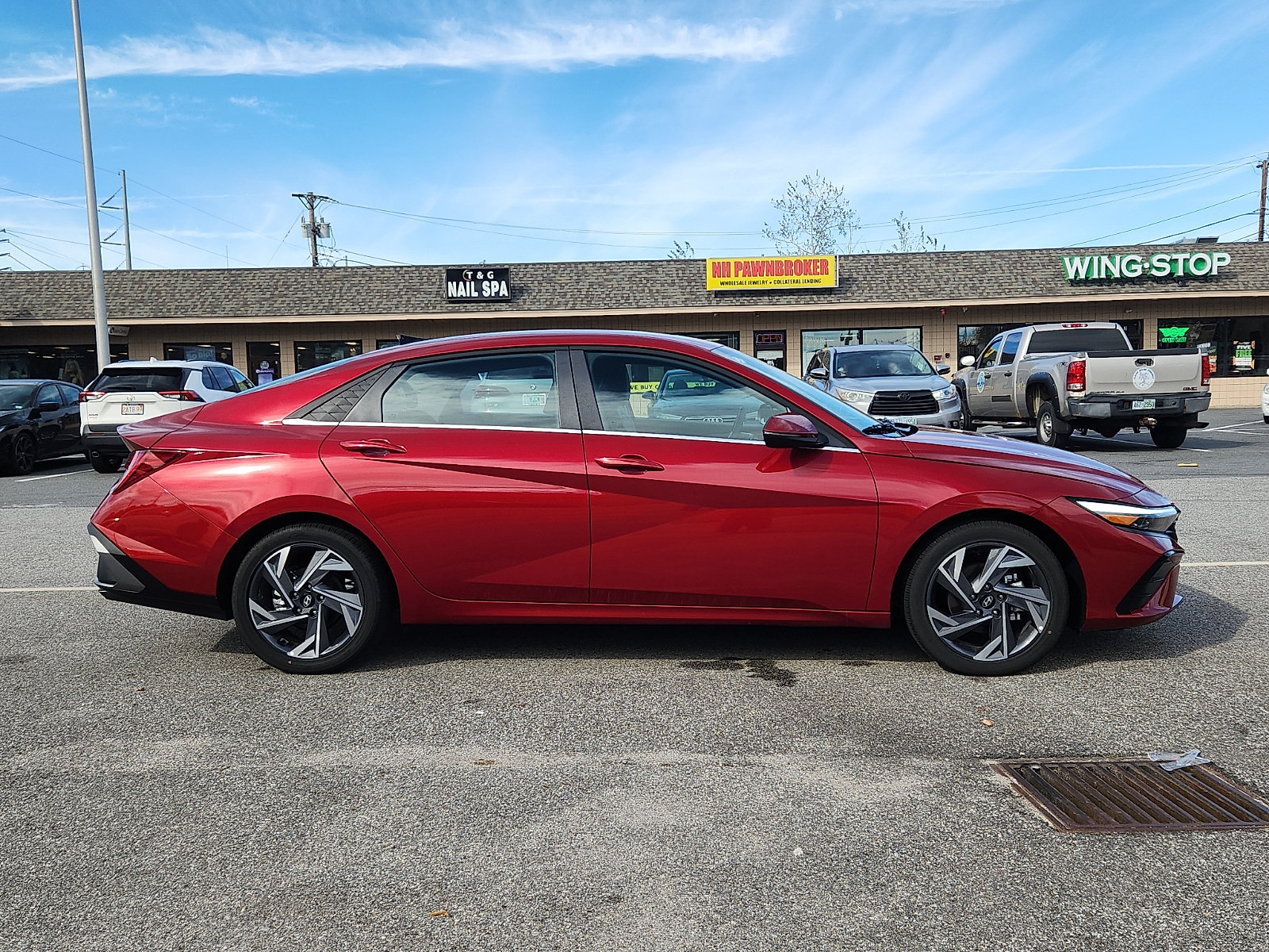 Certified 2025 Hyundai Elantra Limited FWD image 2