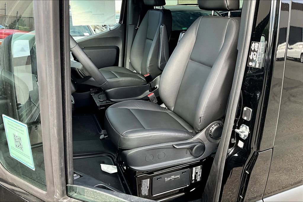 New 2025 Mercedes-Benz Sprinter 4500 image 8