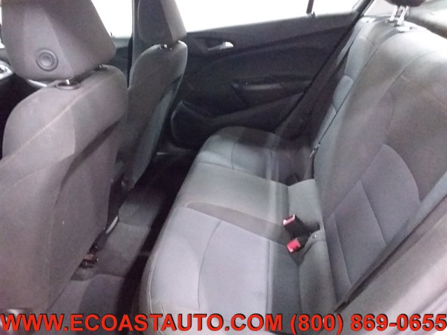 Used 2018 Chevrolet Cruze LS FWD image 13