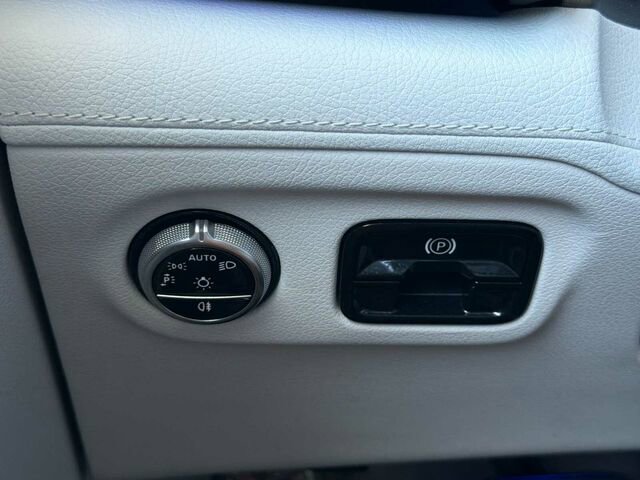 Used 2023 Mercedes-Benz EQE 500 4MATIC Sedan image 34