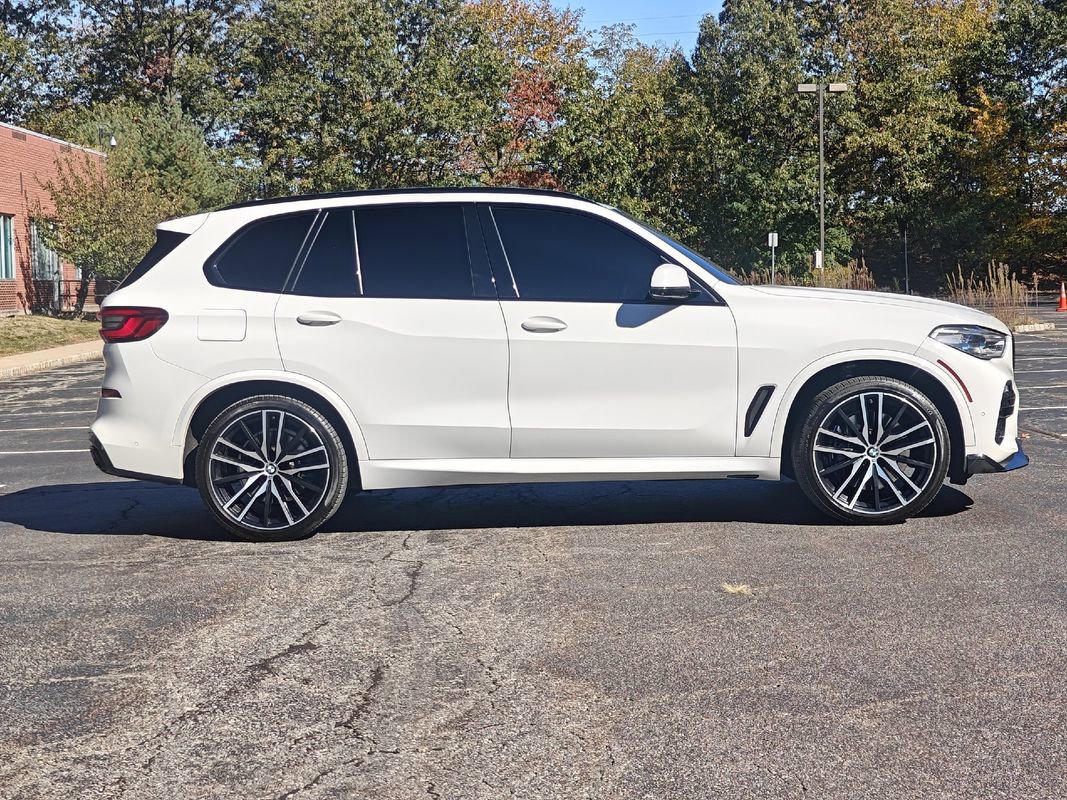 Used 2019 BMW X5 xDrive50i w/ M Sport Package image 2