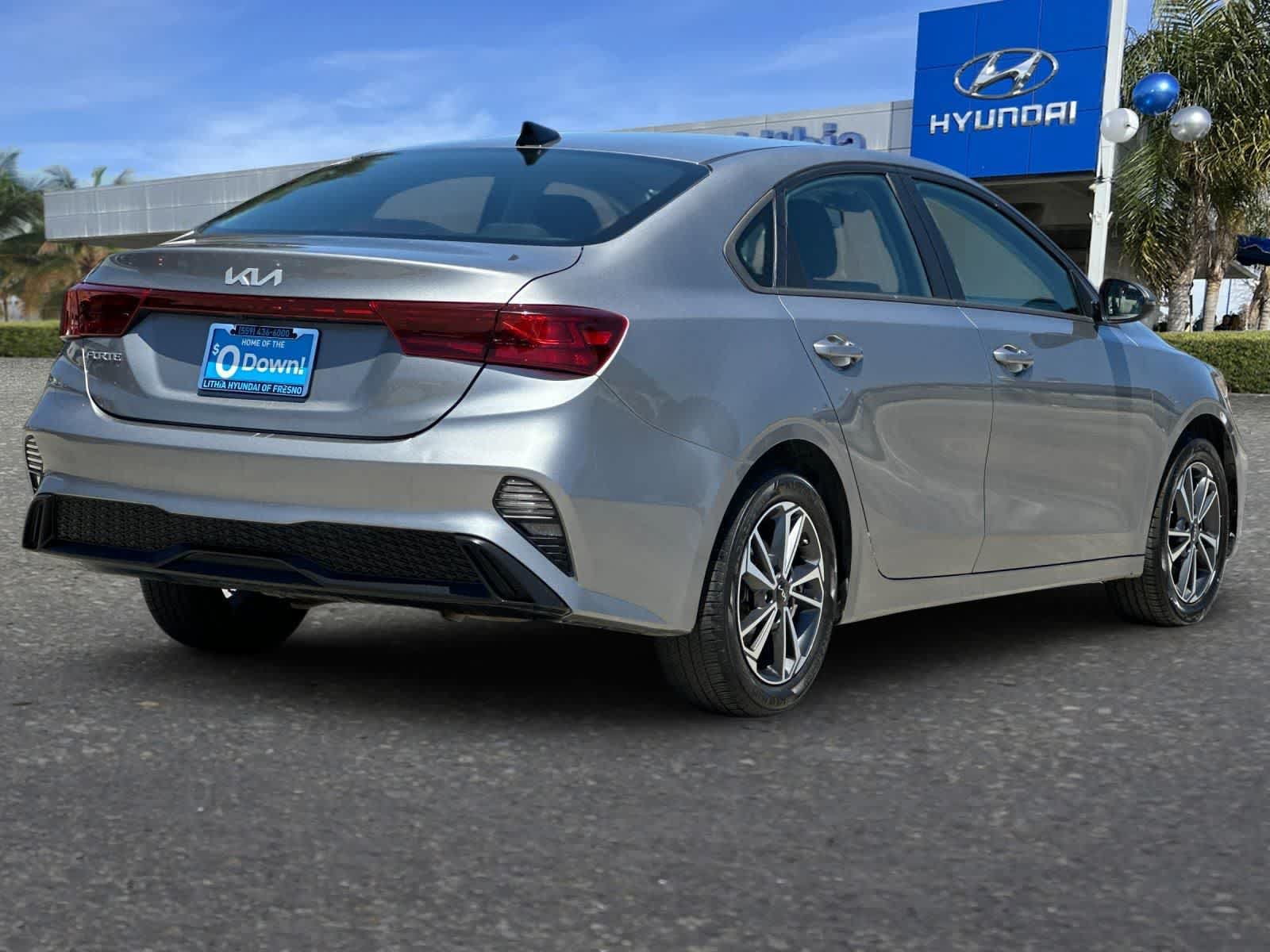 Used 2022 Kia Forte LXS w/ LXS Technology Package FWD image 3