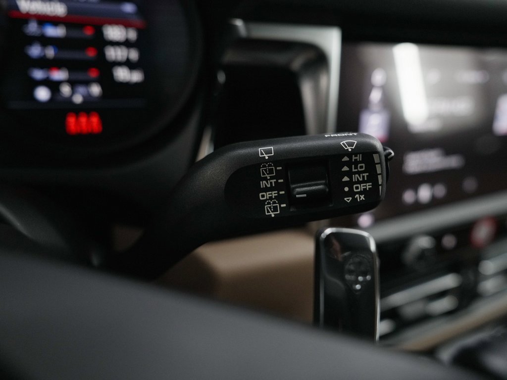 Used 2022 Porsche Macan S image 33