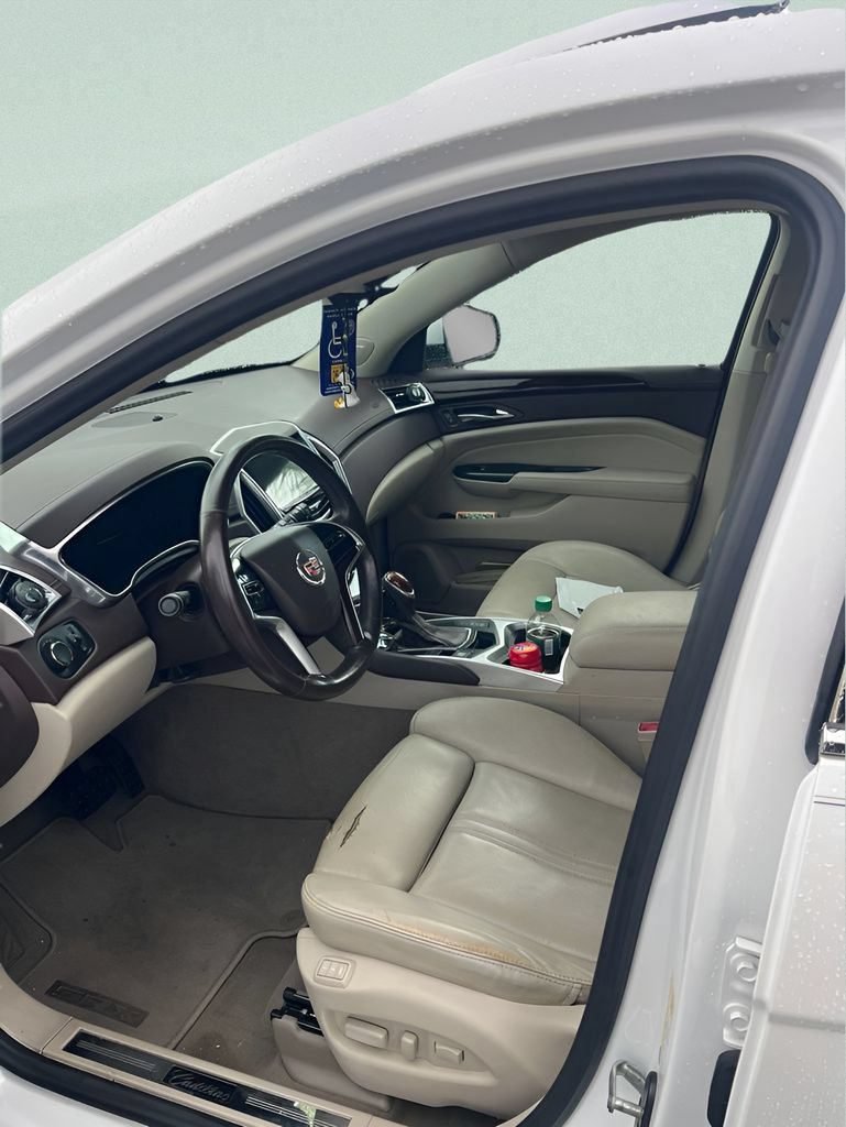 Used 2014 Cadillac SRX Luxury w/ Driver Awareness Package FWD image 13