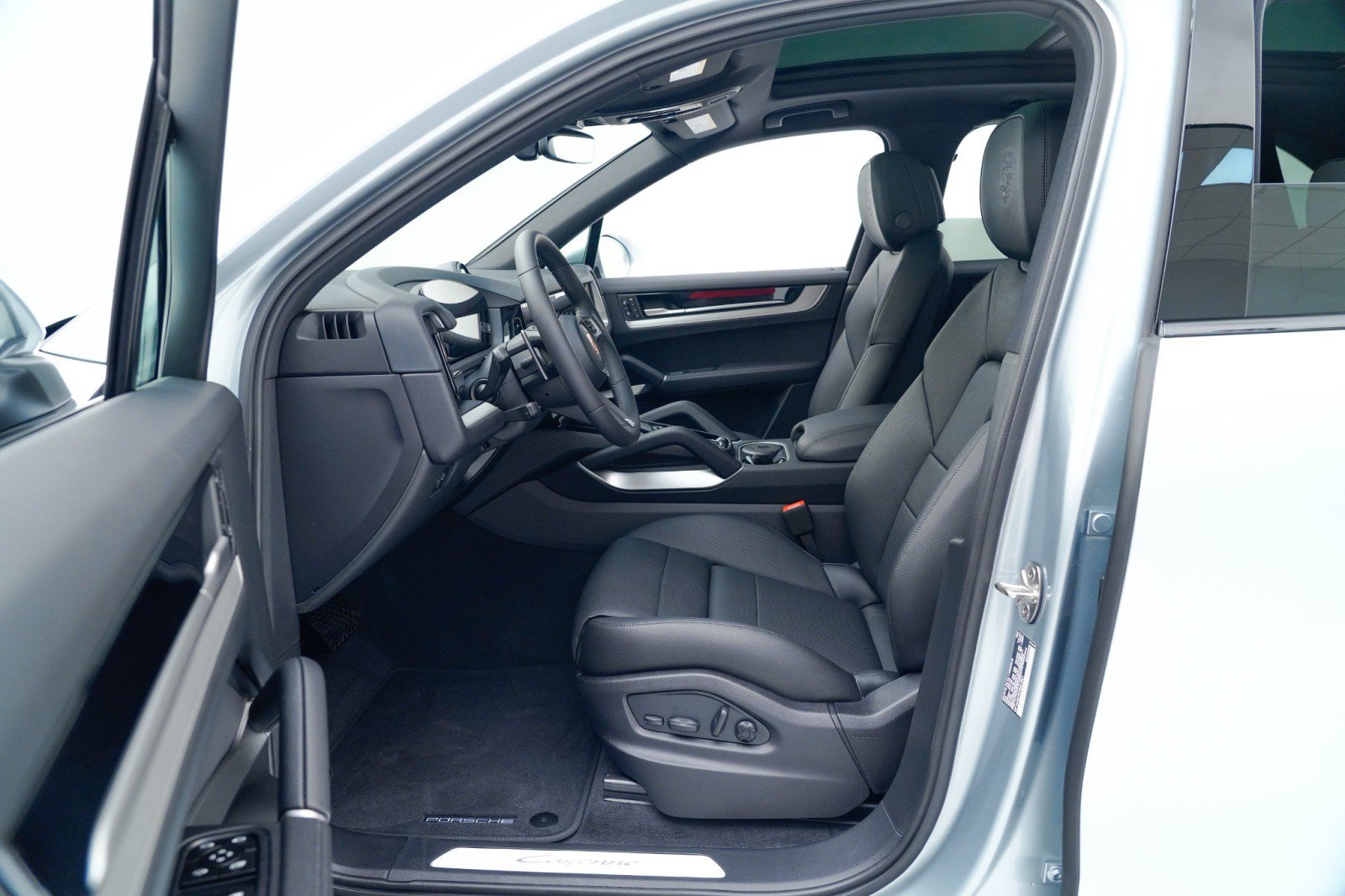 New 2026 Porsche Cayenne image 17