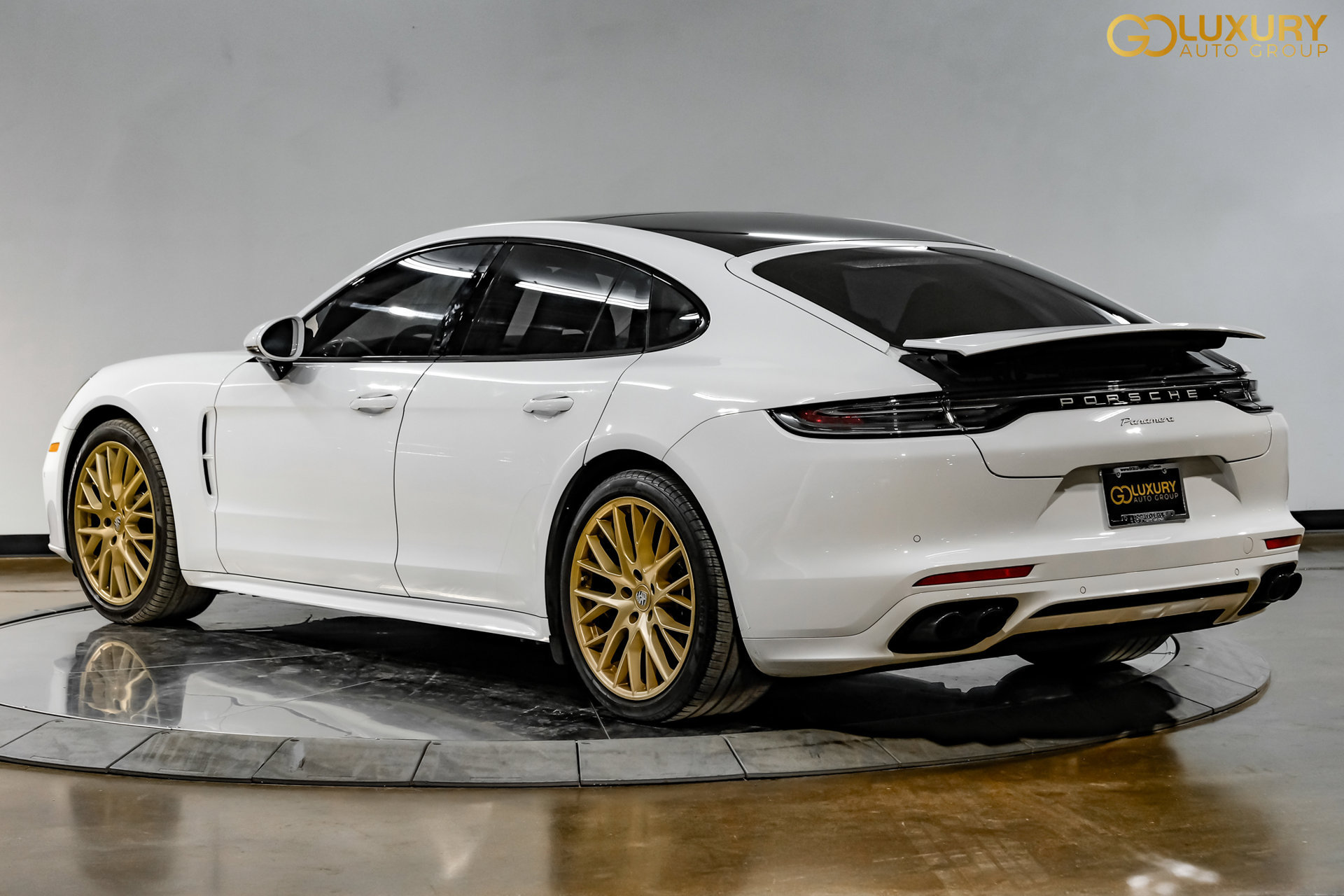 Used 2023 Porsche Panamera Platinum Edition w/ Sportdesign Package RWD image 12