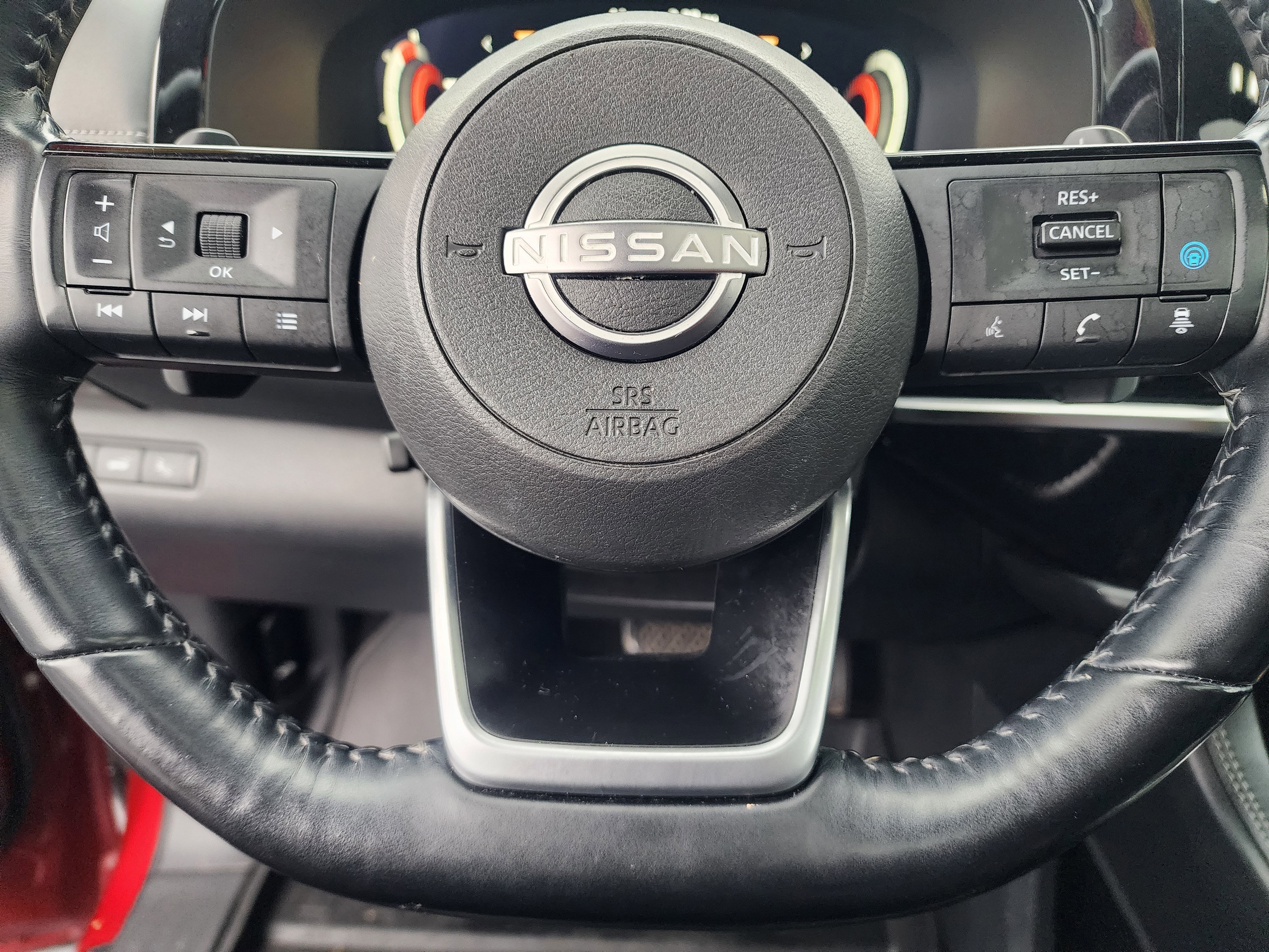 Used 2022 Nissan Pathfinder Platinum w/ Cargo Package image 28