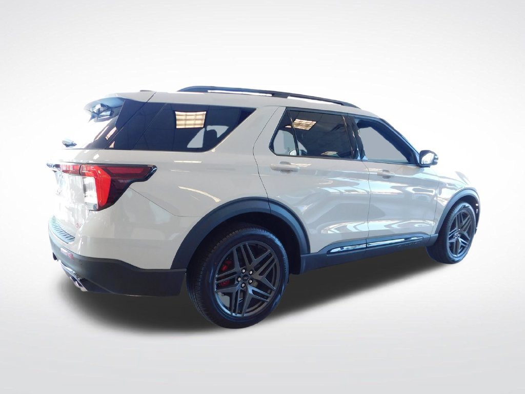 New 2027 Ford Explorer ST AWD/4WD image 2