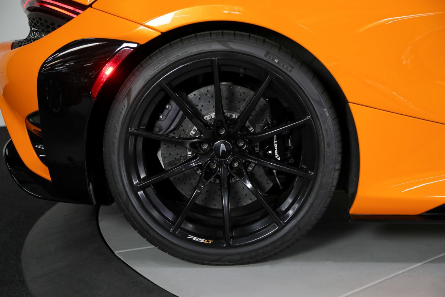 Used 2021 McLaren 765LT RWD image 30
