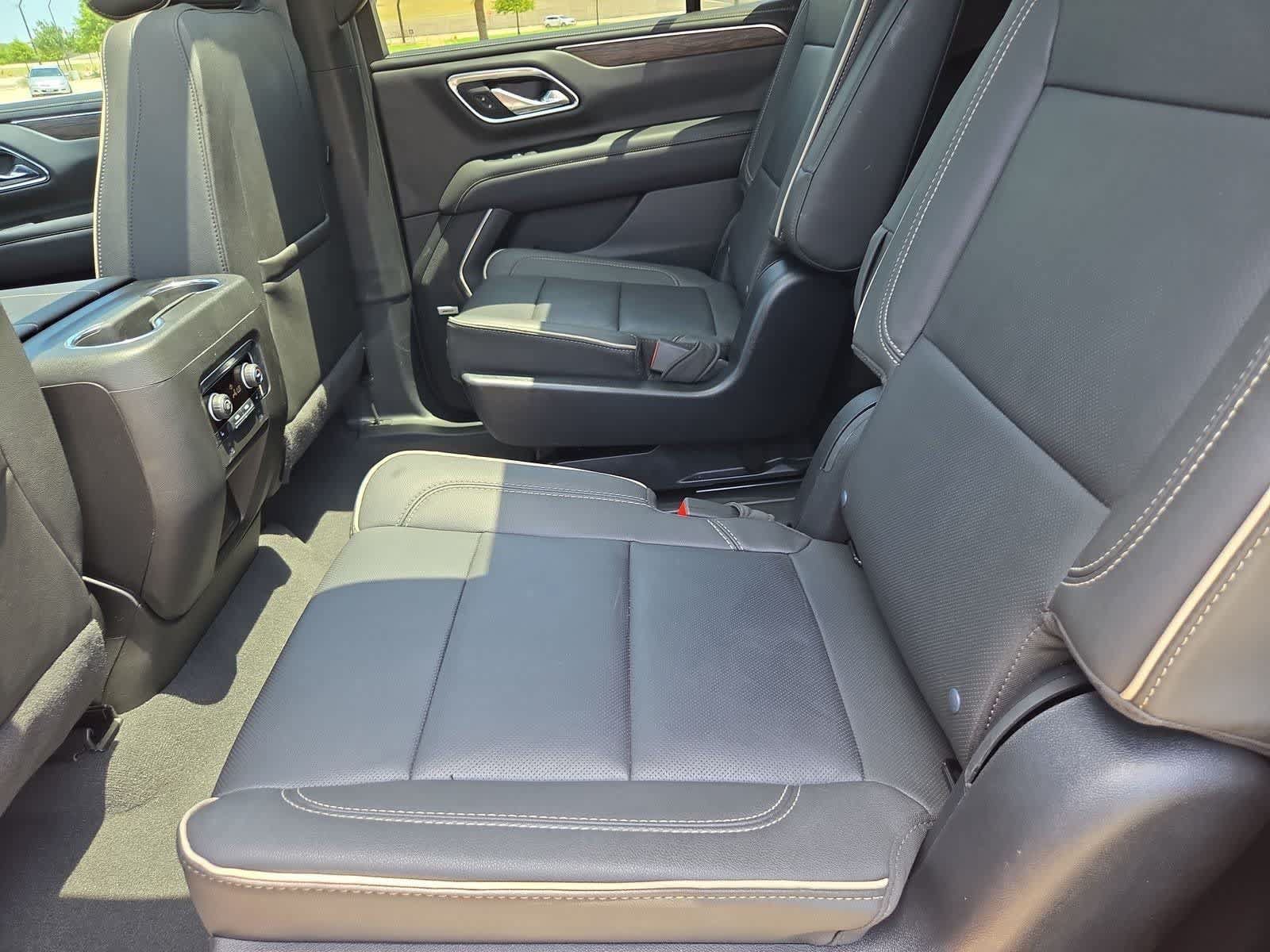 Used 2024 Chevrolet Tahoe Premier w/ Premium Package AWD/4WD image 18