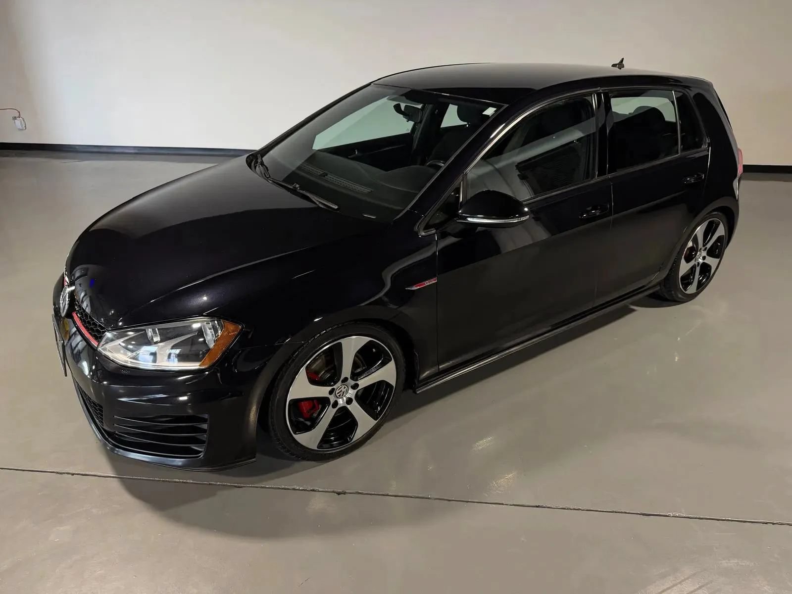 Used 2017 Volkswagen GTI S FWD image 38