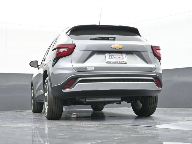 New 2026 Chevrolet Trax LT w/ Driver Confidence Package FWD image 37