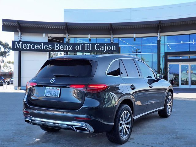Used 2025 Mercedes-Benz GLC 300 image 3