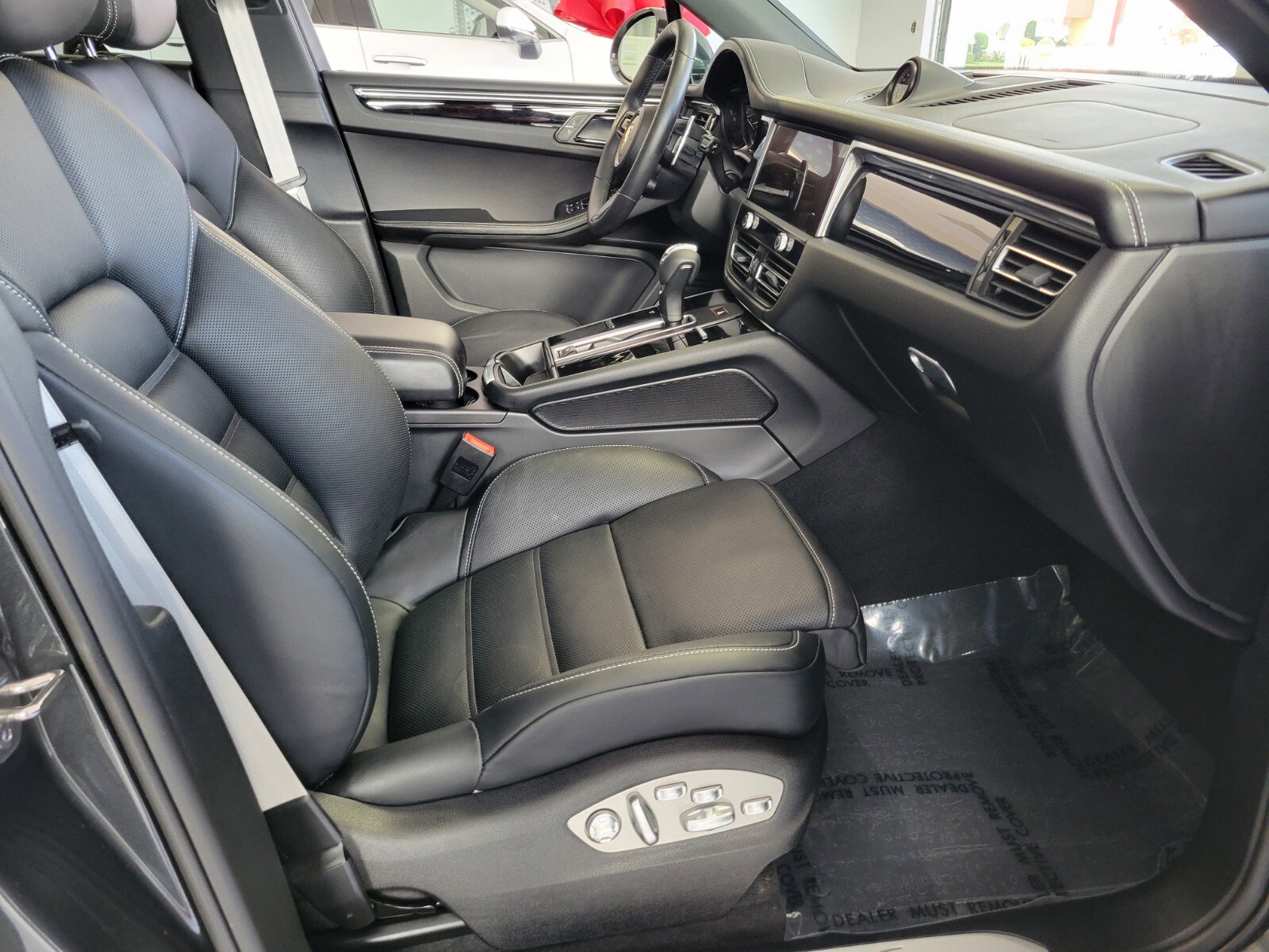 Used 2025 Porsche Macan S image 15