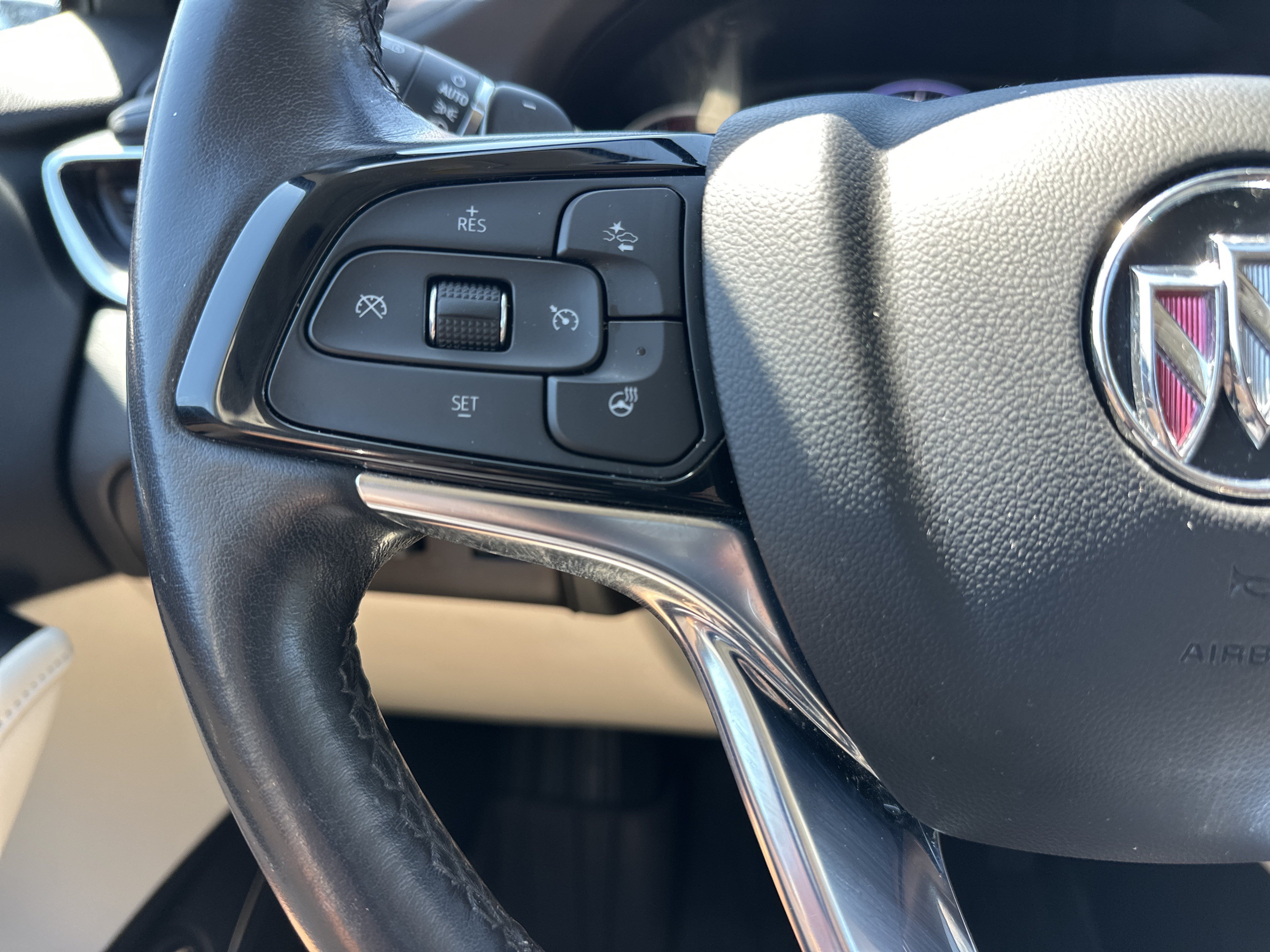 Used 2023 Buick Enclave Avenir w/ Avenir Technology Package FWD image 19