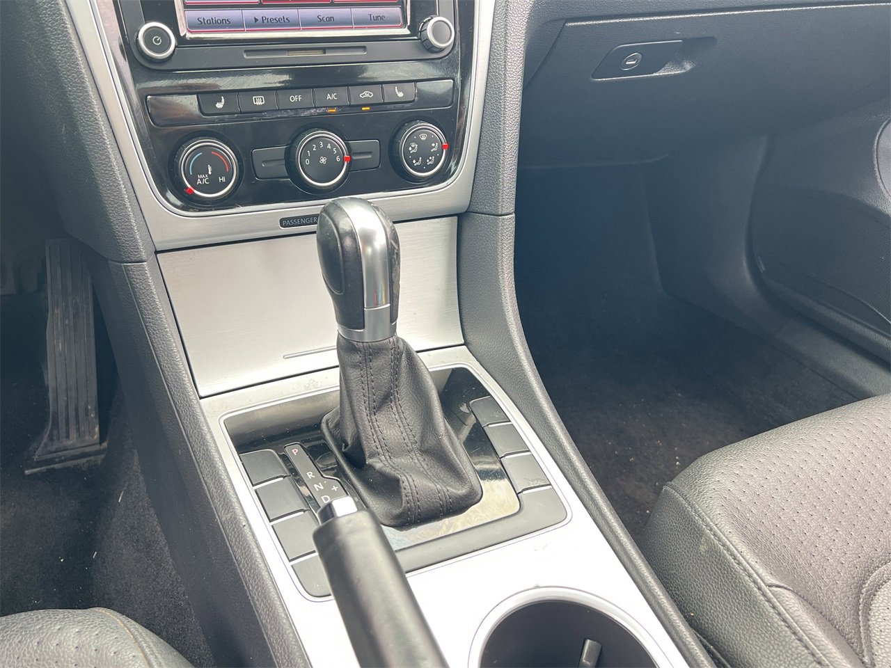 Used 2013 Volkswagen Passat 2.5 SE image 7