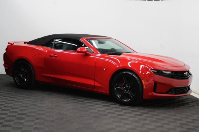 Used 2020 Chevrolet Camaro LT RWD image 3