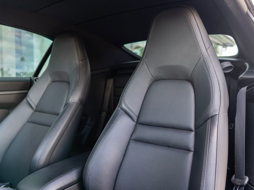 Used 2021 Porsche 911 Carrera image 4