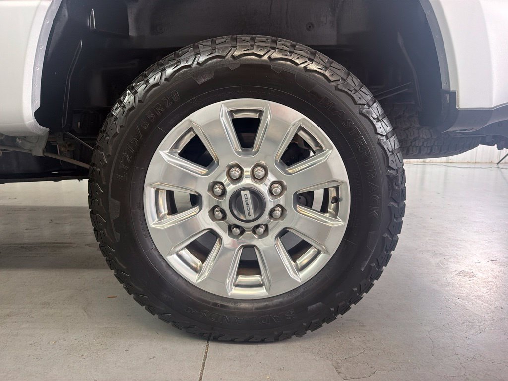 Used 2017 Ford F250 Platinum w/ Platinum Ultimate Package AWD/4WD image 24
