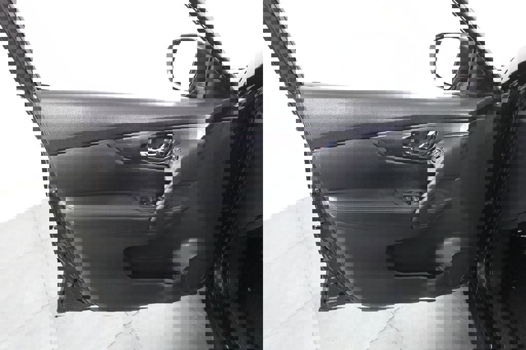 Used 2017 Nissan Rogue SV image 8