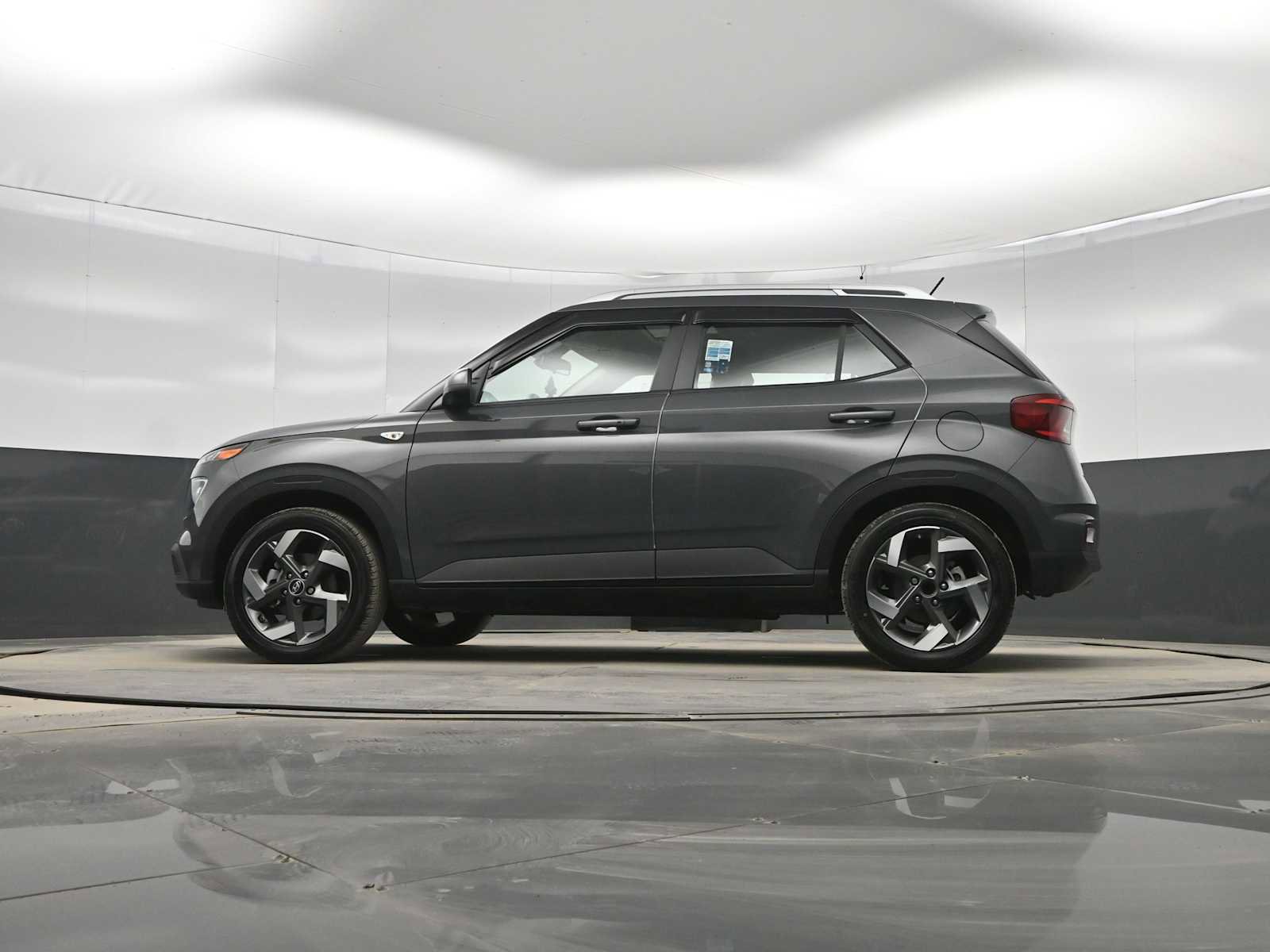 Certified 2024 Hyundai Venue SEL image 34