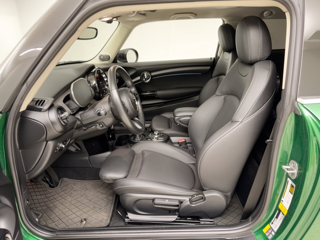Used 2024 MINI Cooper SE FWD image 5