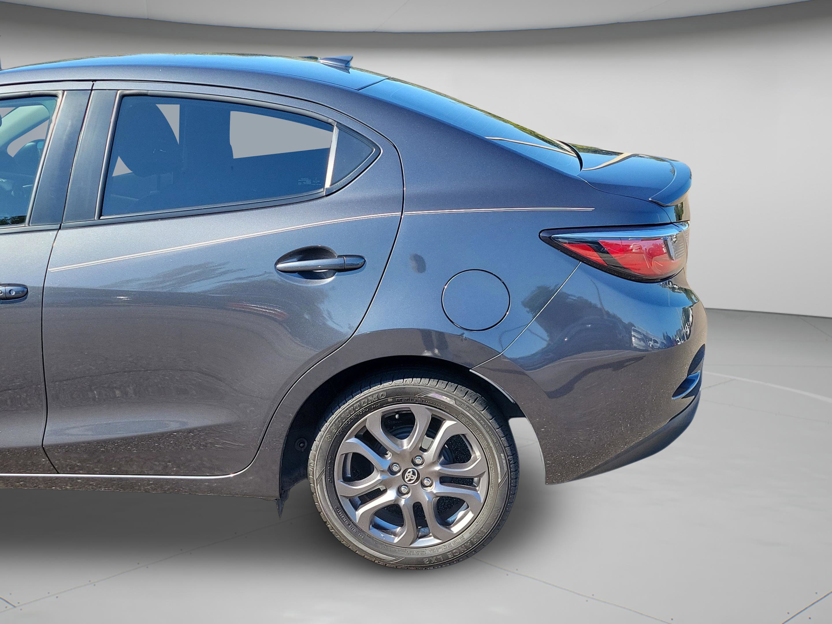 Used 2019 Toyota Yaris XLE image 25