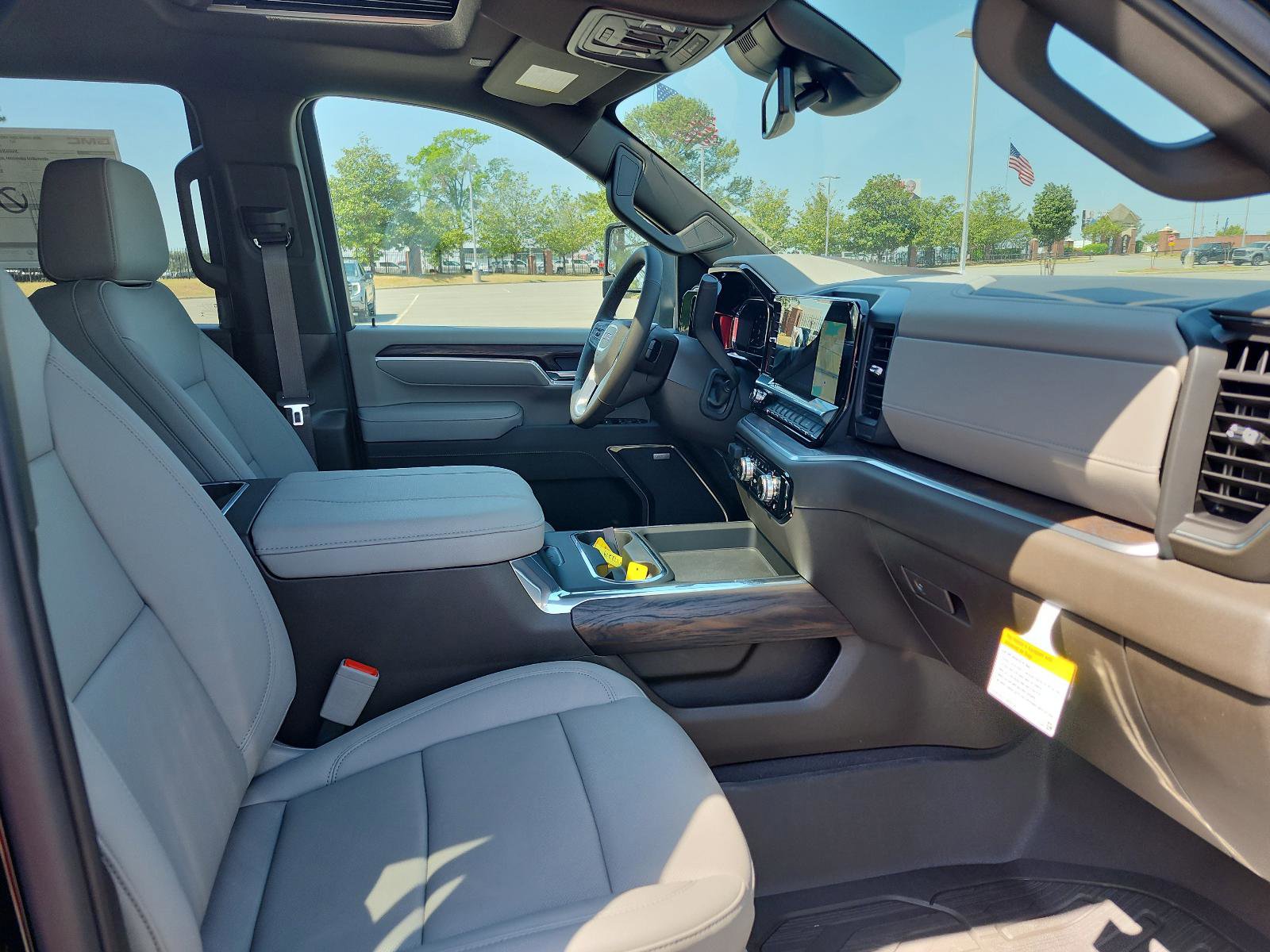 New 2025 GMC Sierra 2500 SLT w/ SLT Premium Package image 9