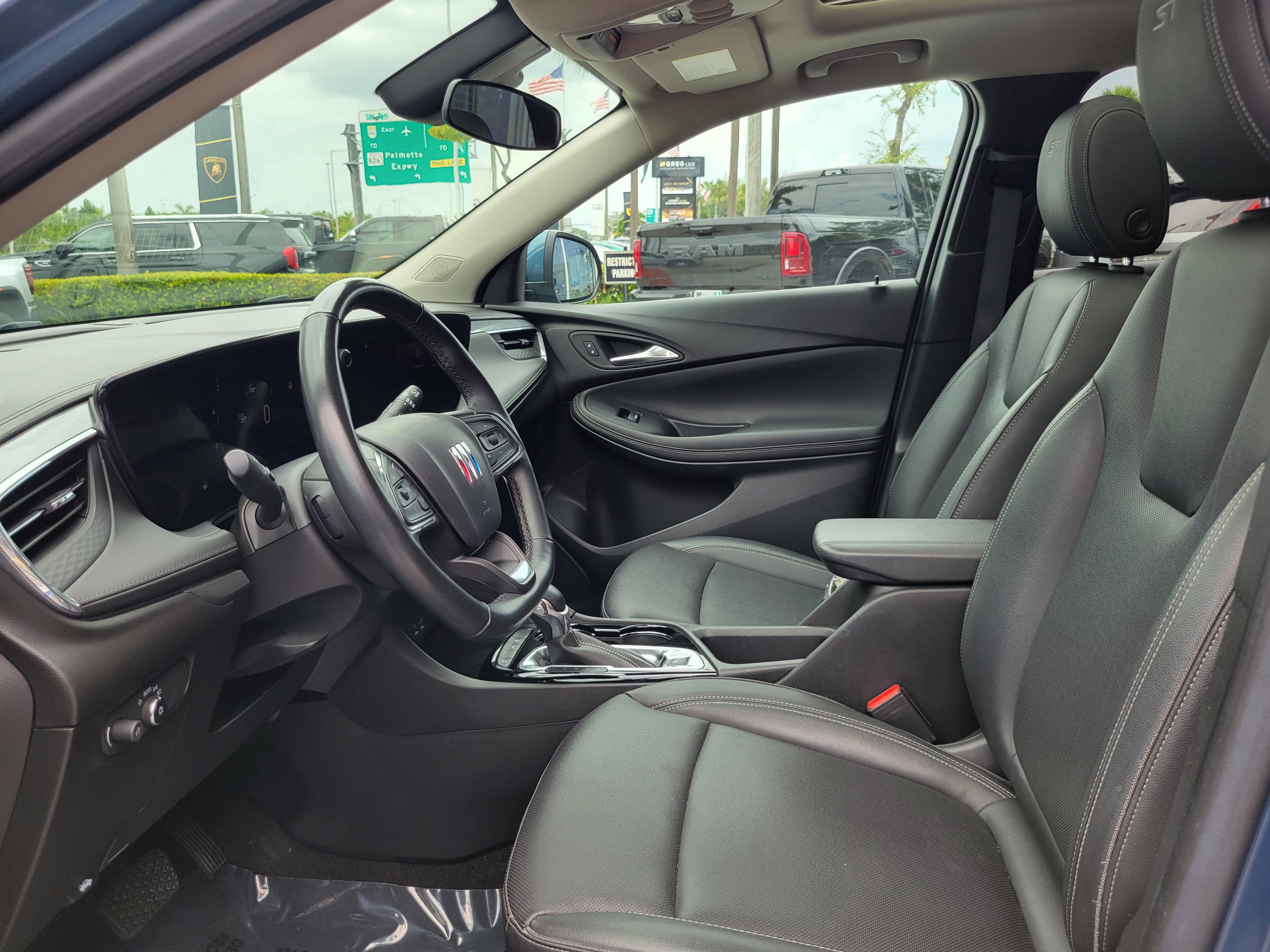 Used 2024 Buick Encore GX Sport Touring w/ Experience Buick Package FWD image 12