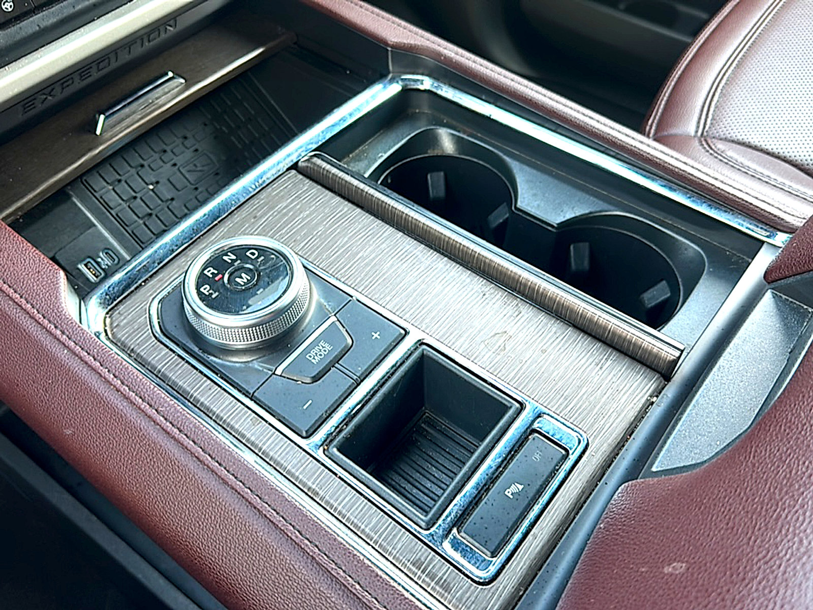 Used 2023 Ford Expedition Limited image 36